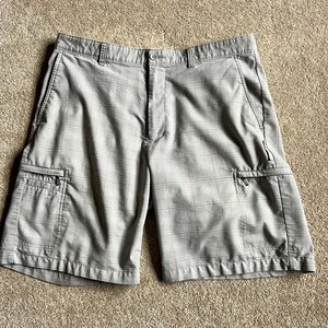 Greg Norman Collection Gray Cargo Shorts